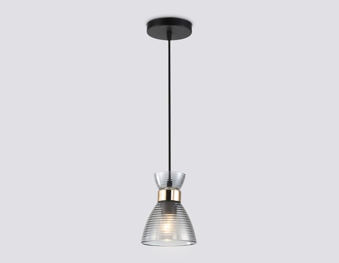 Светильник подвесной со стеклянным плафоном Ambrella light Traditional TR3406
