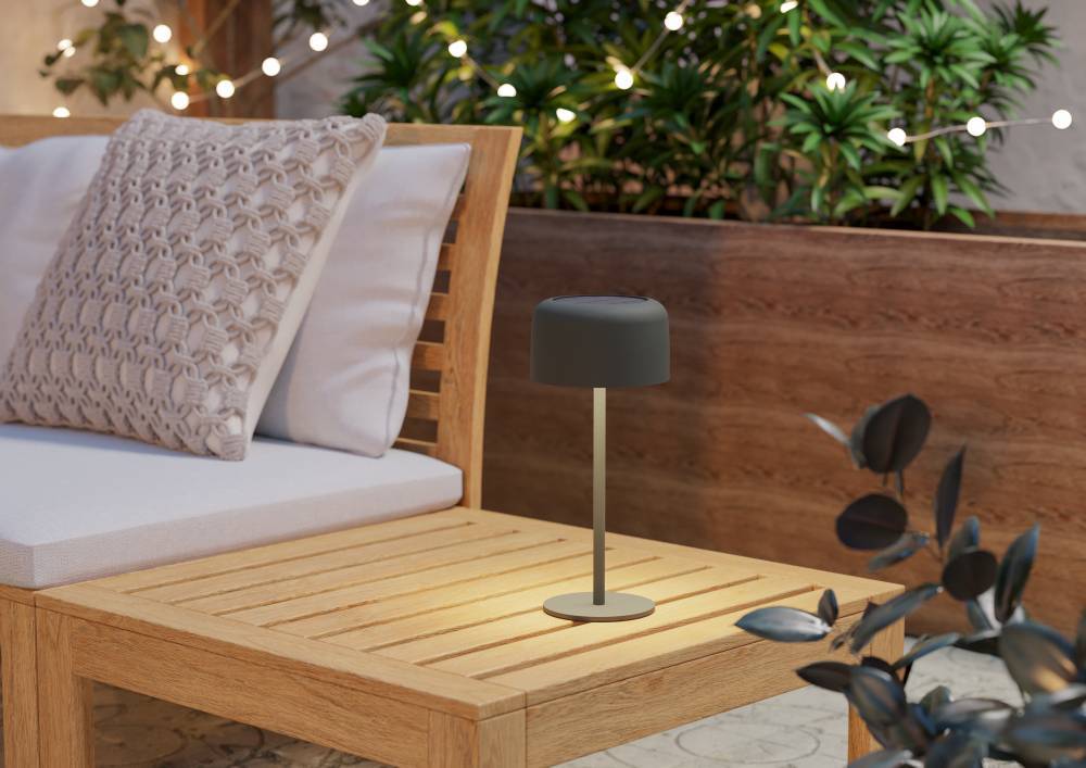 Уличная настольная лампа на солнечной батарее Eglo Roccanova 901894