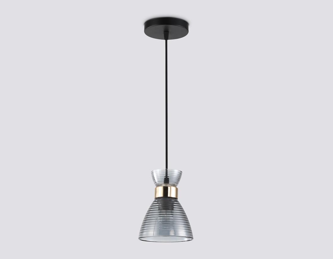 Светильник подвесной со стеклянным плафоном Ambrella light Traditional TR3406
