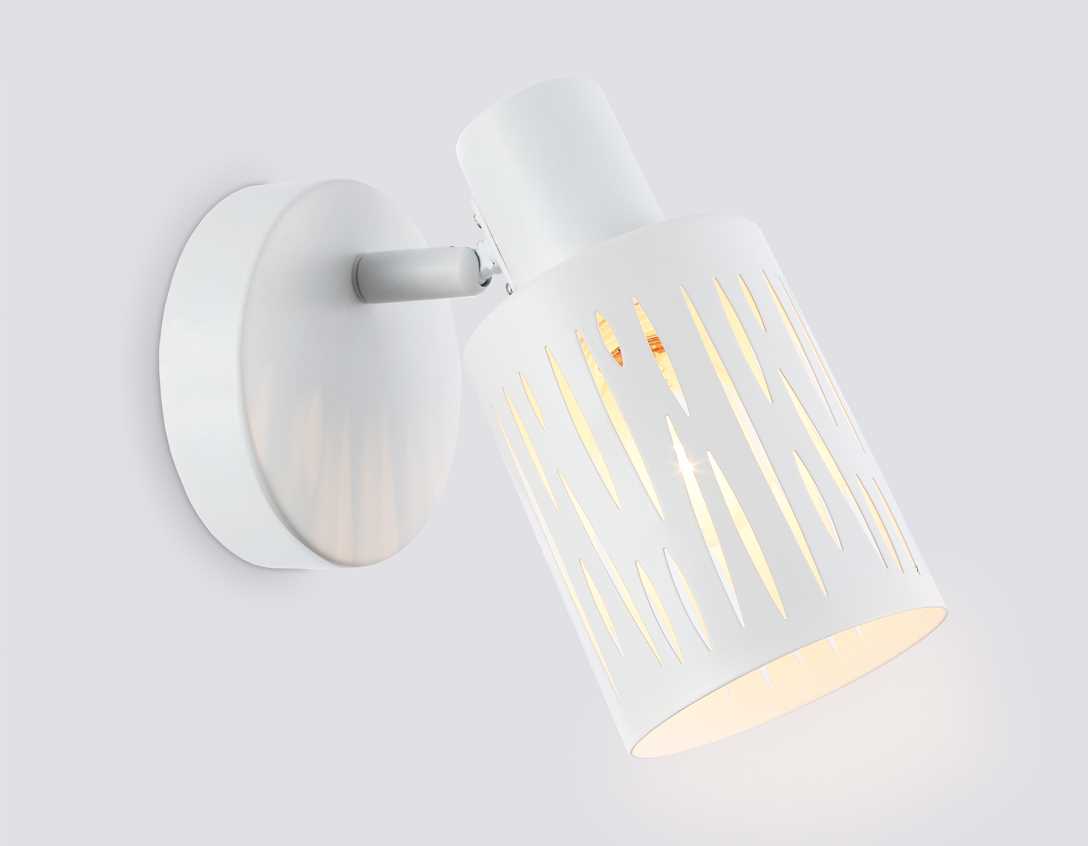 Настенно-потолочный спот Ambrella light TRADITIONAL TR8663