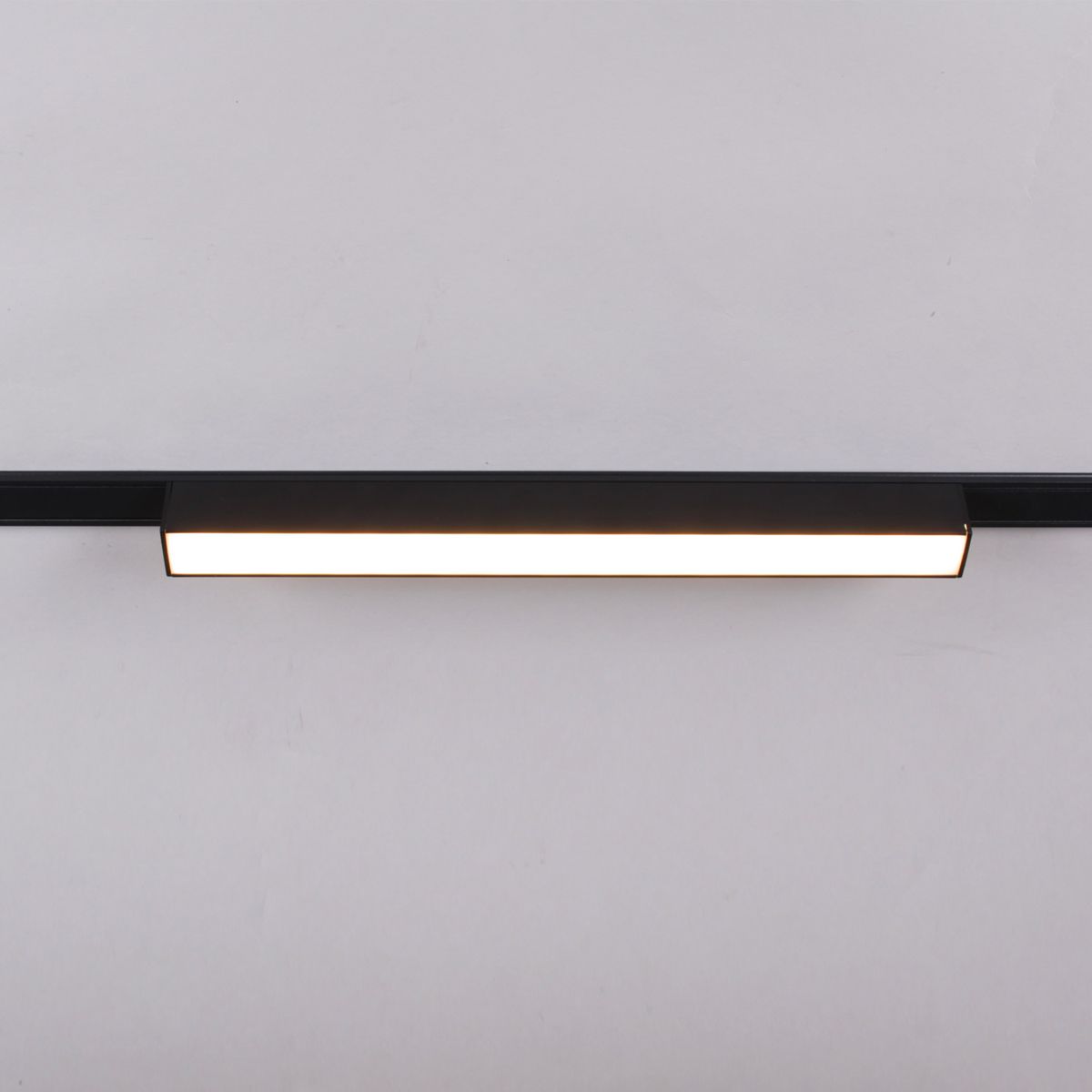 Трековый магнитный светильник Reluce 13003-9.3-001UR magnetic LED10W BK CCT+SMART