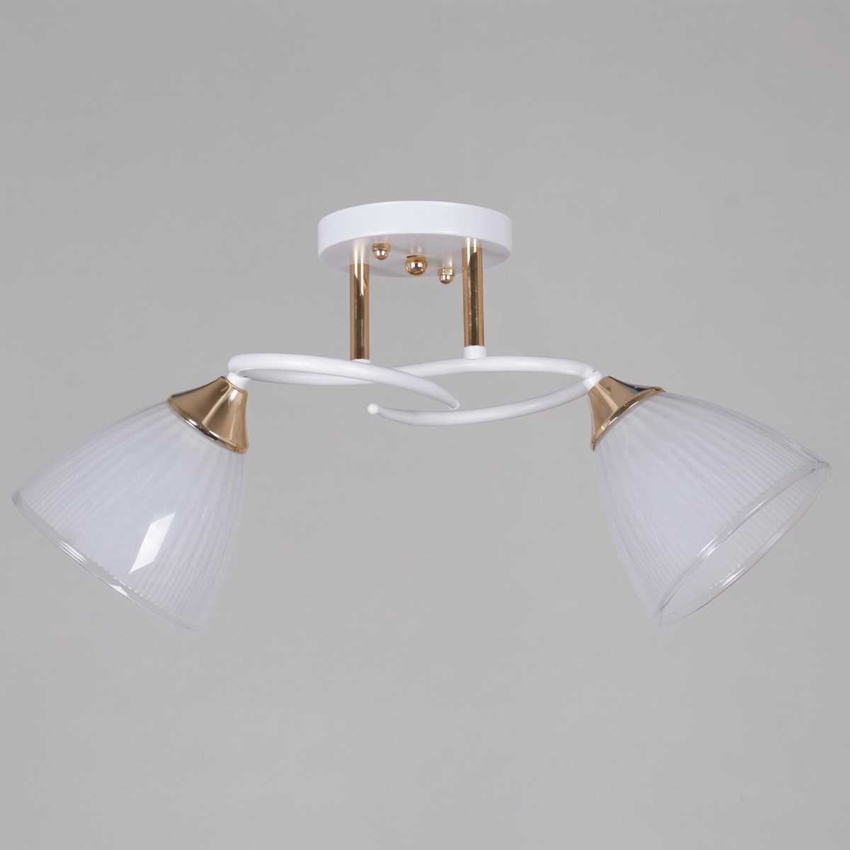 Потолочная люстра Reluce 04360-0.3-02 WH+FG