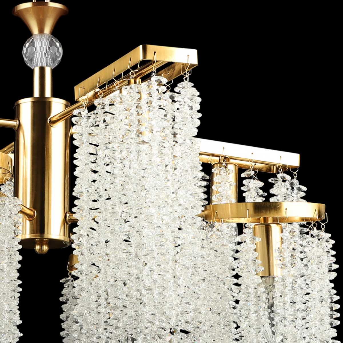 Люстра Reluce 02686-0.4-4+4 COP