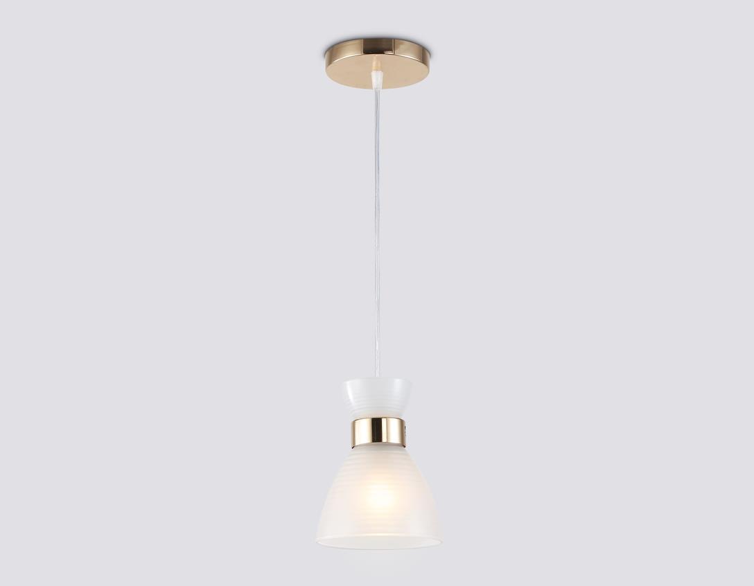 Светильник подвесной со стеклянным плафоном Ambrella light Traditional TR3401