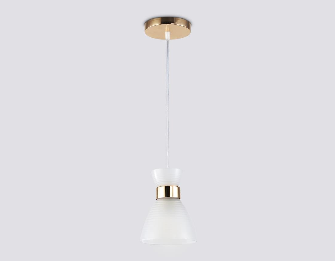 Светильник подвесной со стеклянным плафоном Ambrella light Traditional TR3401