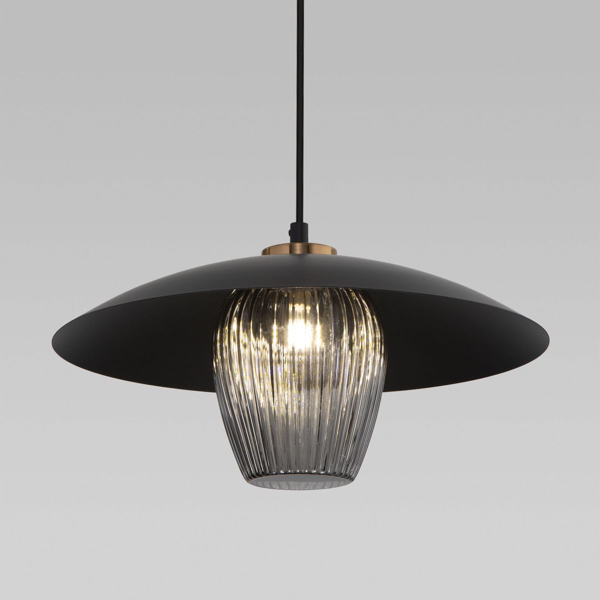 Подвесной светильник Eurosvet Kamari 50259/1 черный/дымчатый